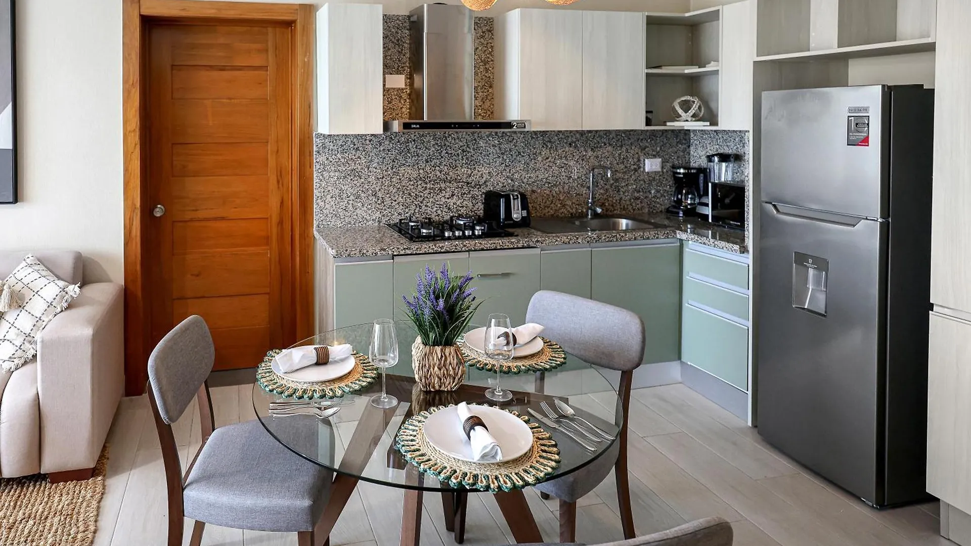 404-C Luxurious Apartment 5 Minutes From The Beach La Laguna