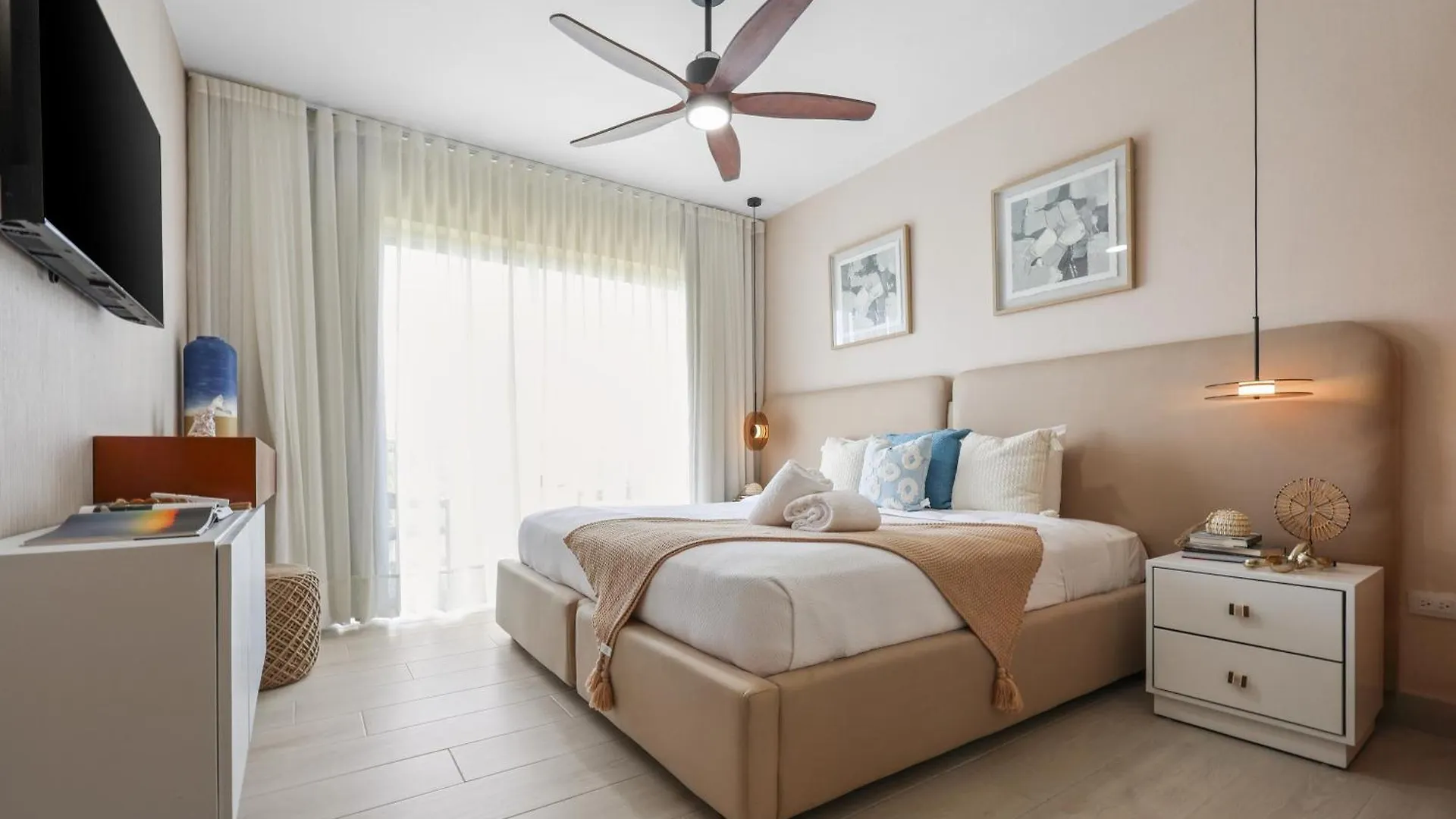 404-C Luxurious Apartment 5 Minutes From The Beach La Laguna