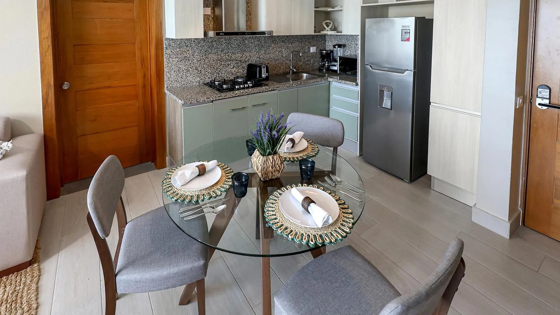 404-C Luxurious Apartment 5 Minutes From The Beach La Laguna